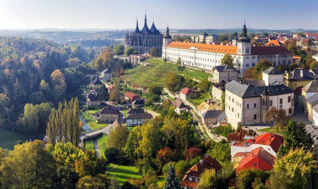 42126031_1520081881426523_870624634511262029_n-1